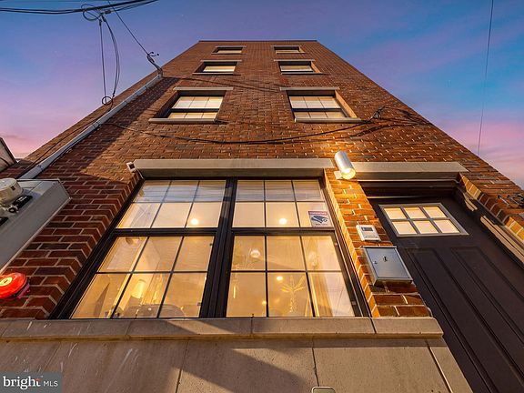 3rd image of 1139 Clay St #2