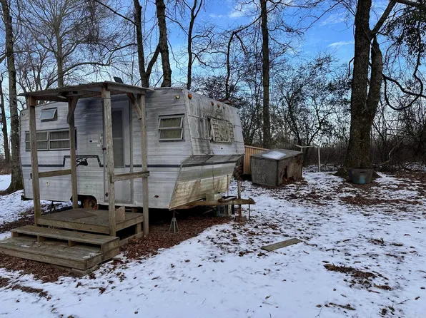 (undisclosed Address), Holly Grove, AR 72069