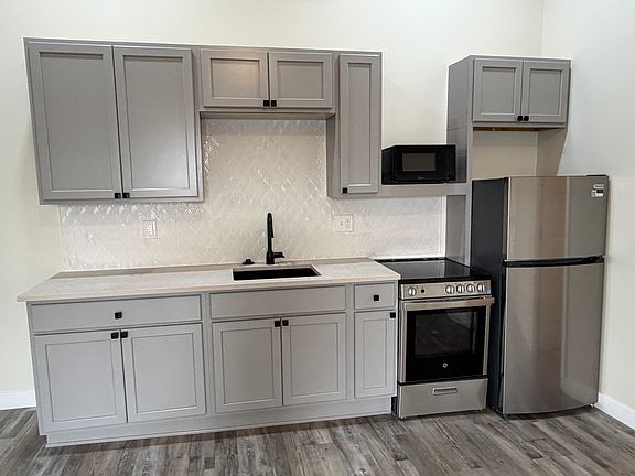 2nd image of 321 Garrison St #33