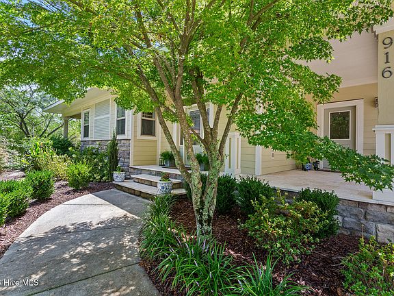 5th image of 916 Cicada Court