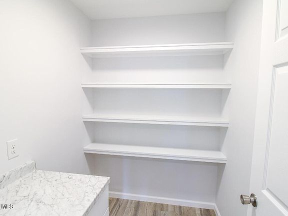 5th image of 733 Tracy Road