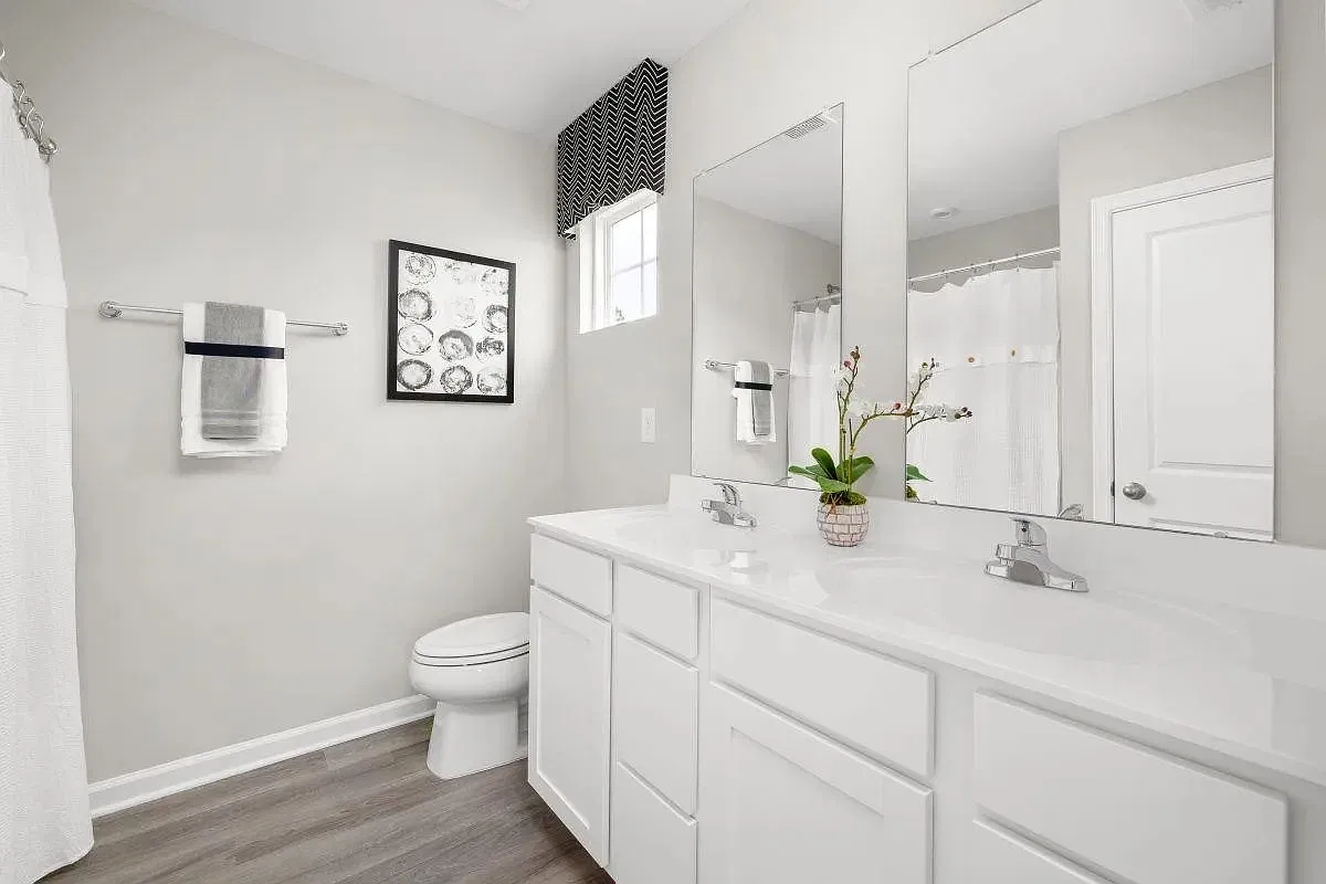 3 bed, 2.5 bath, 1442 sqft, $2,400 — Photo 3