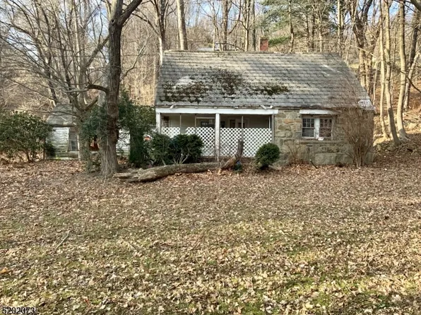 60 Cregar Rd, High Bridge Boro, NJ 08829
