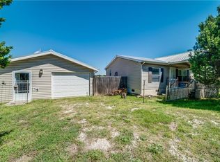 8738 Hilltop Dr, Cleburne, TX 76033