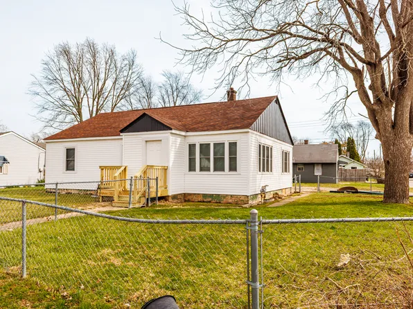 3126 S Pershing Dr, Muncie, IN 47302