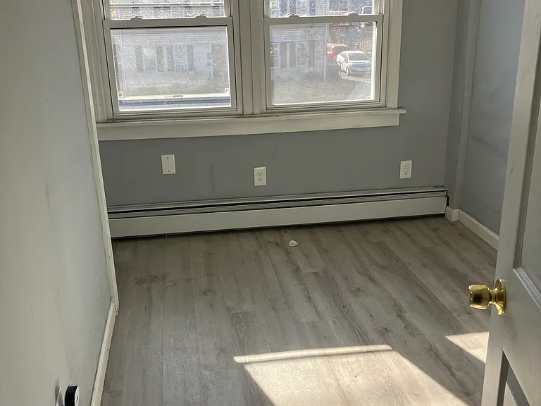 90 Burnside Ave #90 — Photo 8