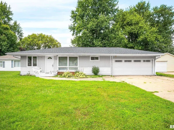 407 N West St, Tremont, IL 61568