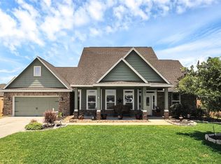 13807 Martinique Ln, Mont Belvieu, TX 77523