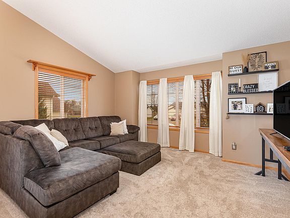 5th image of 23355 Jonquil St NW