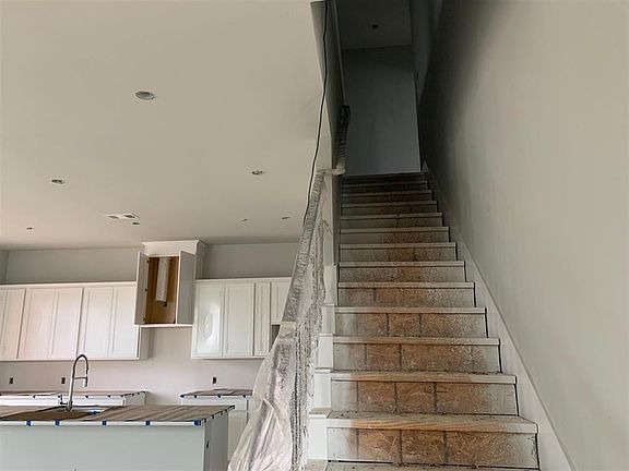 5th image of 1057 Maverick Dr #10