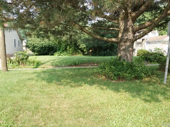 Vacant Lola Dr, Redford, MI 48239