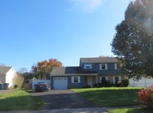 91 Home Rd, Hatboro, PA 19040