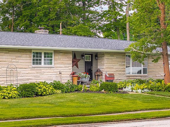 5th image of 335 Ross St