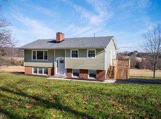 34 Perryville Rd, Pittstown, NJ 08867