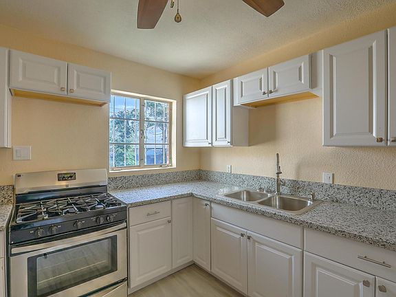 4th image of 7702 Pennsylvania Pl NE