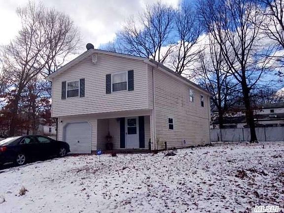 3rd image of 30 Woodbine St