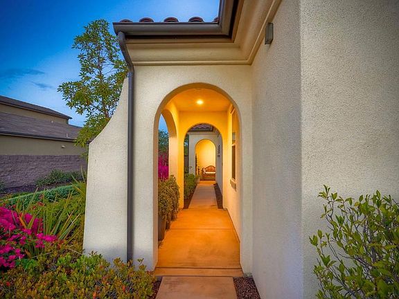 3rd image of 8068 Auberge Cir