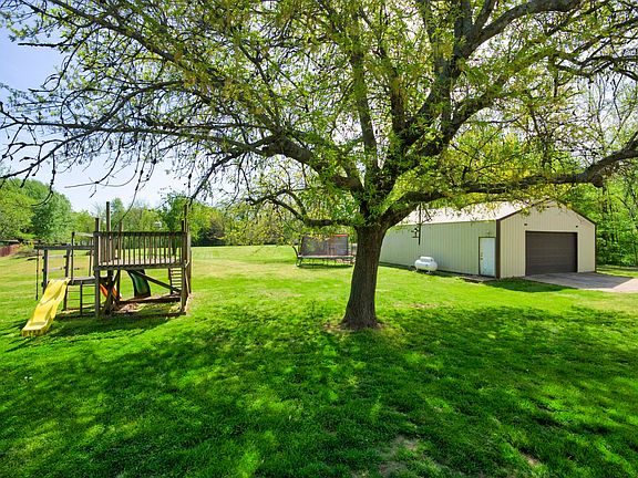 2nd image of 2732 N Oak Park Drive