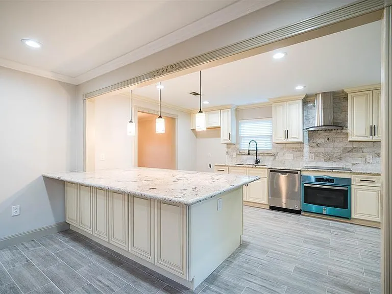 5046 Yarwell Dr — Photo 16