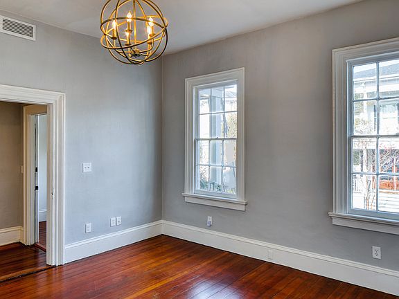 5th image of 203 W Waldburg St #2