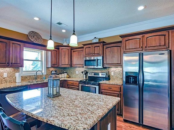 5th image of 76 Northshore Dr