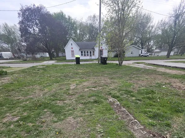 420 W State St, Lovington, IL 61937