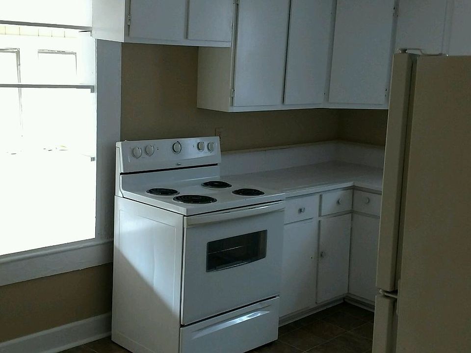 1st image of 1118 Lyndon Ave