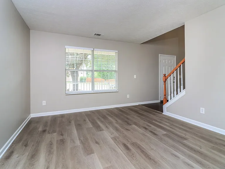 1240 Chris Lake Dr — Photo 6