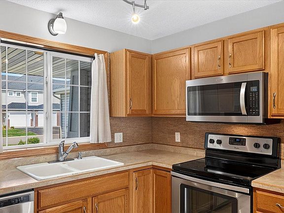 5th image of 10509 64th Ln NE
