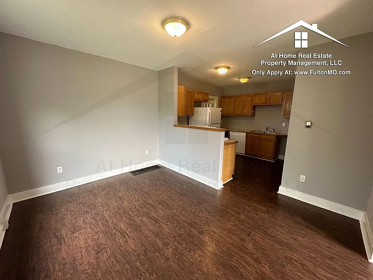 835 Nichols St — Photo 8