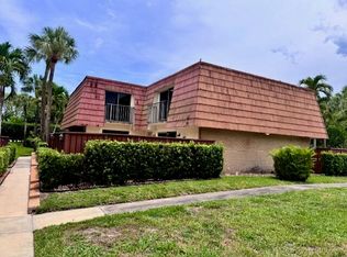 217 Live Oak Ln, Boynton Beach, FL 33436