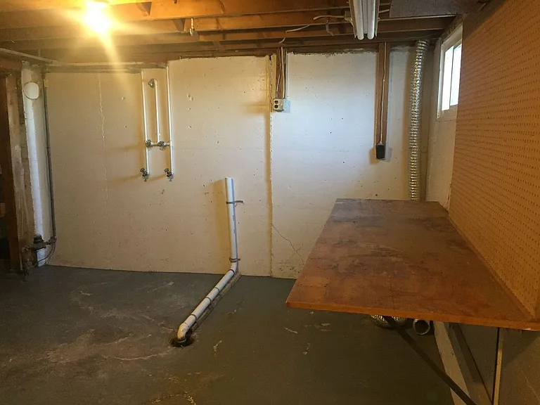 Hillcrest Apartments — Photo 18