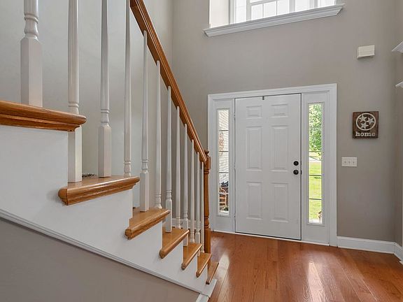 5th image of 3905 Henricks Hill Dr