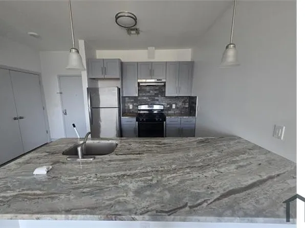 195 Lincoln Ave #302, Newark, NJ 07104