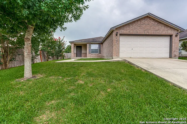 3 bed, 2.0 bath, 1248 sqft, $1,695 — Photo 2