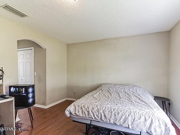 2nd image of 643 S BONAPARTE Lane