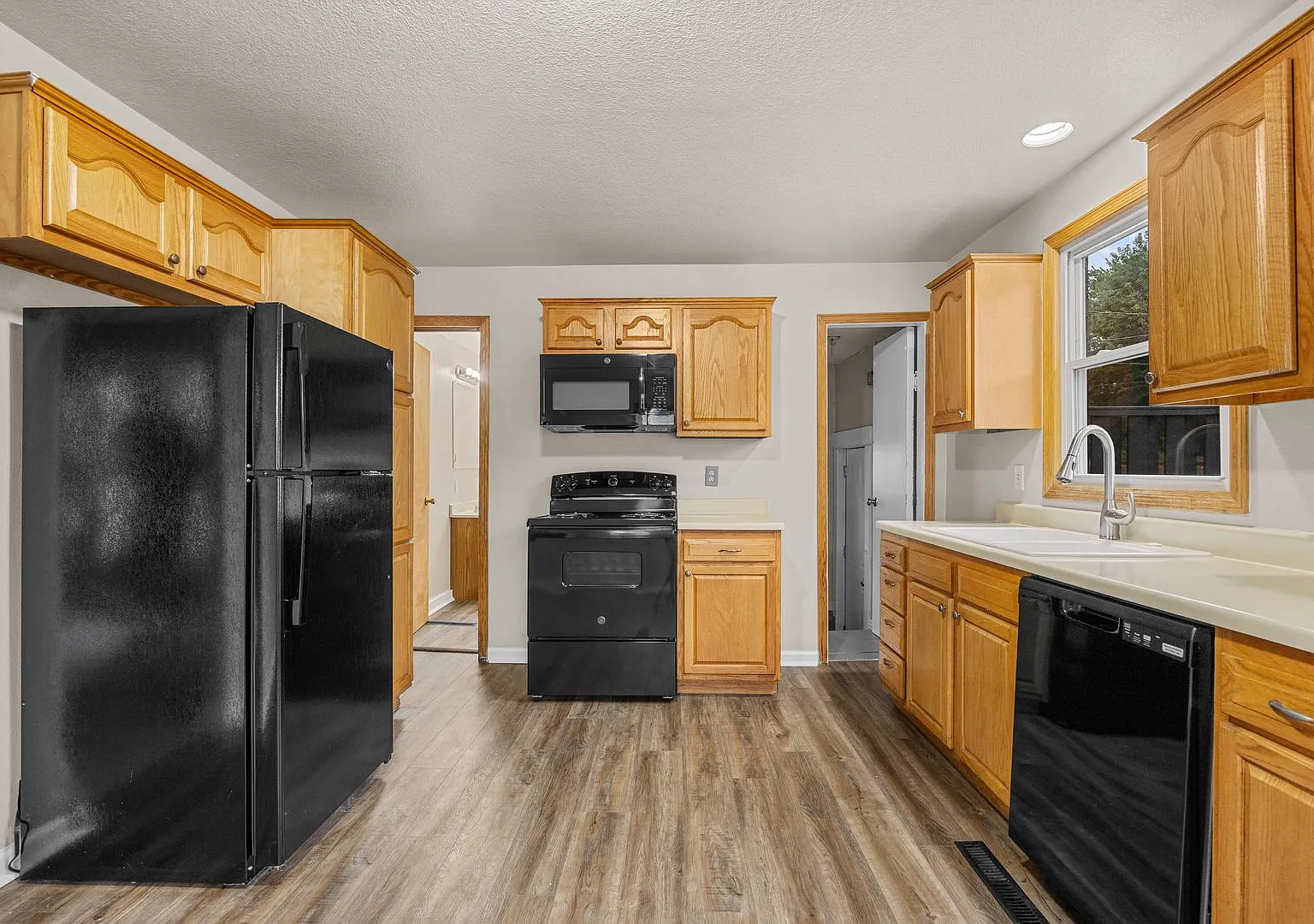 Remodeled 3-bedroom, 1-bath home in Marshalltown, IA — Photo 4