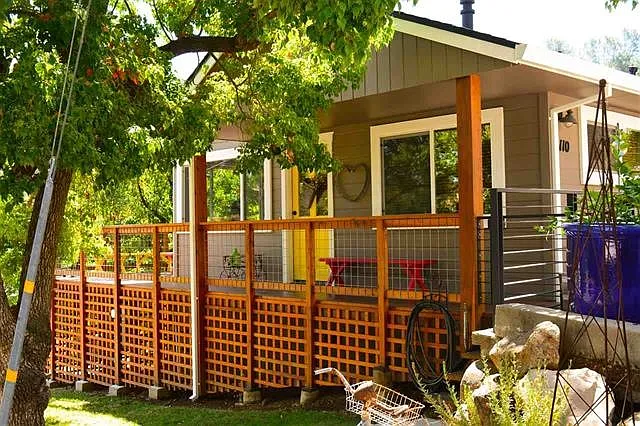 110 Leiby Ave photo 1