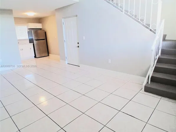 2770 W 60th Pl APT 201, Hialeah, FL 33016