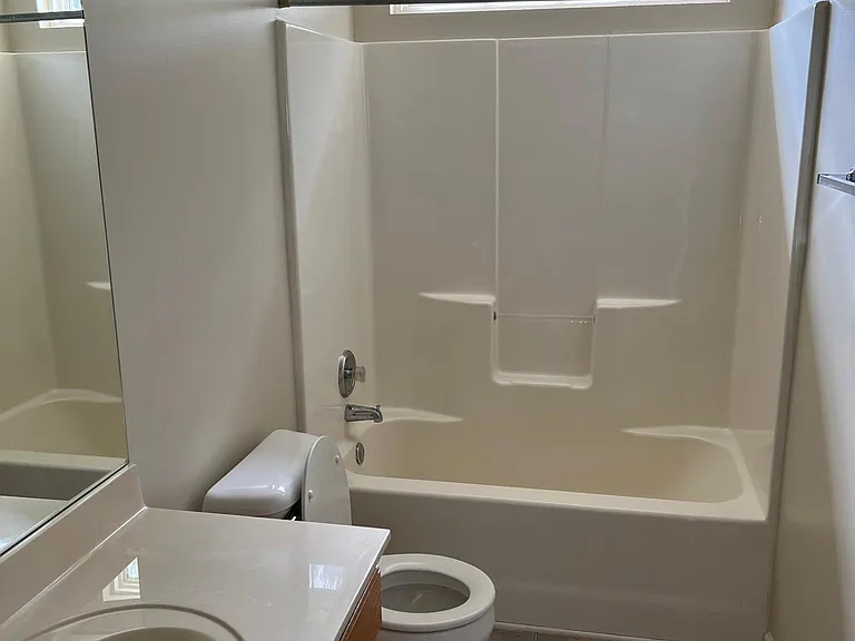210 Oak Grove Ln — Photo 12
