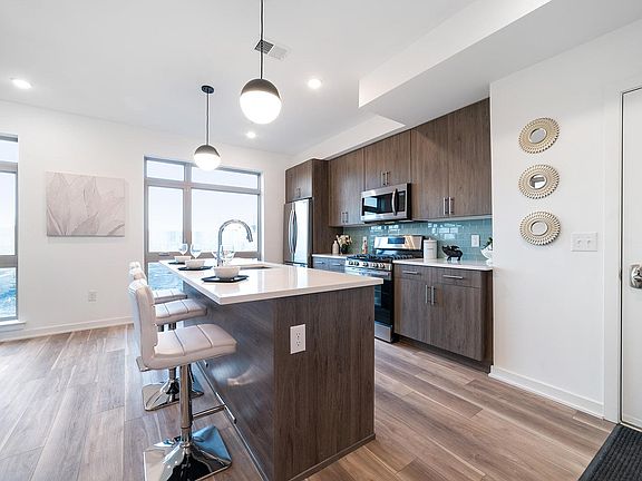 4th image of 2037 E Lehigh Ave #C1aaf5de0