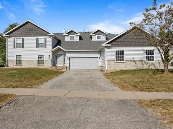 4425 Westchester Dr NE Unit B, Cedar Rapids, IA 52402