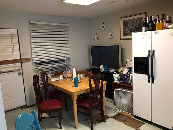 2nd image of 322 Globe Ave