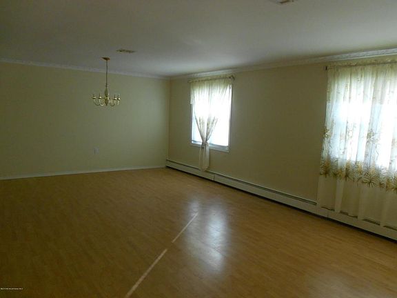 3rd image of 39 Santiago Dr W