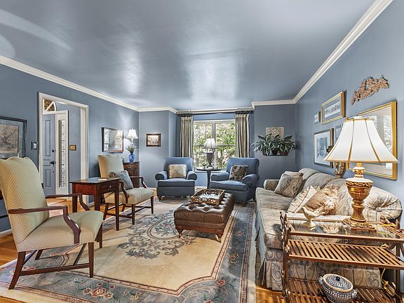 3rd image of 4528 Clubhouse Dr