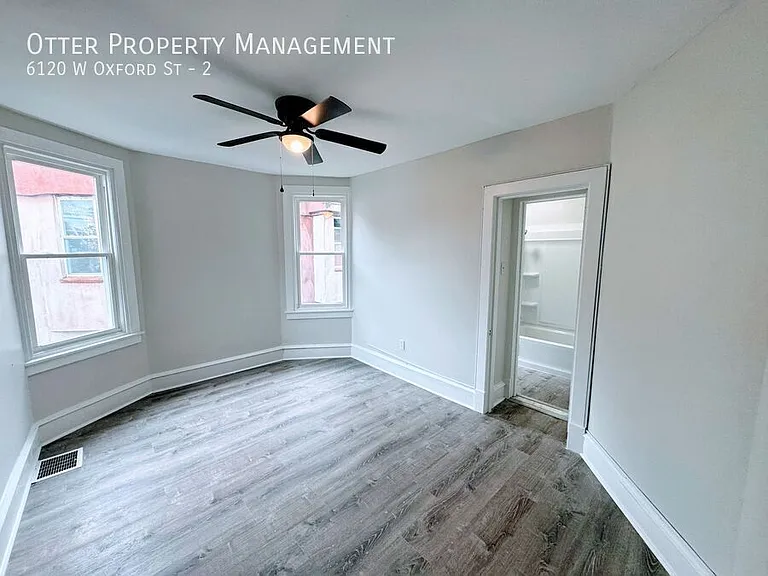 6120 W Oxford St #2 — Photo 3