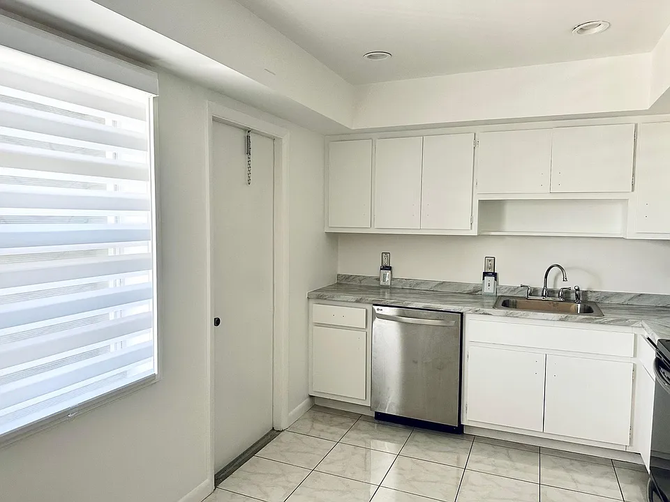 New kitchen + brand new appliances