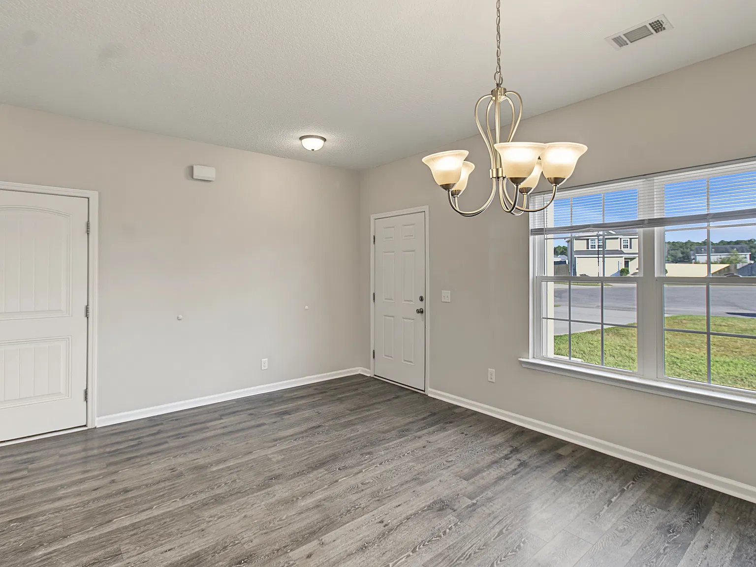 465 Huntington Drive - 1 — Photo 4