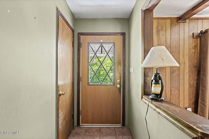 4th image of 1130 Sanders Road
