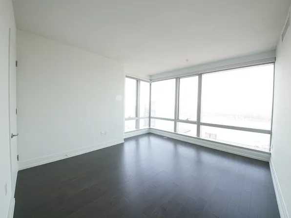 555 10th Avenue image 6 of 21